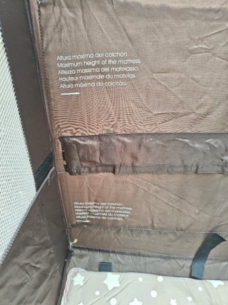 Cuna de viaje con estampado de estrellas