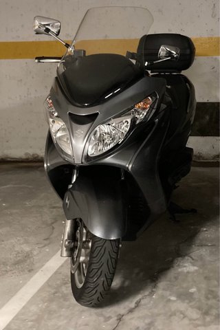 Suzuki Burgman 400 Maxi-Scooter
