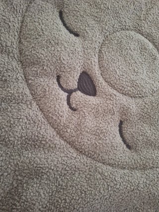 Alfombra infantil H&M Home oso gris