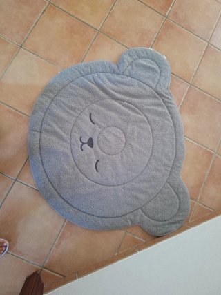 Alfombra infantil H&M Home oso gris