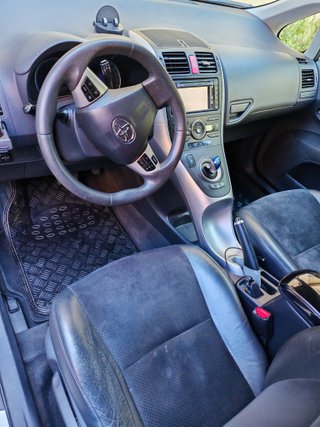 Toyota Auris 2011