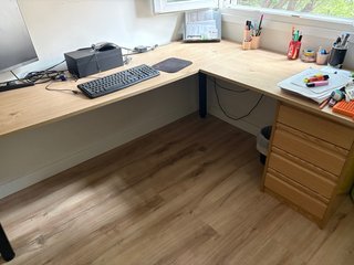 Mesa escritorio L con cajonera