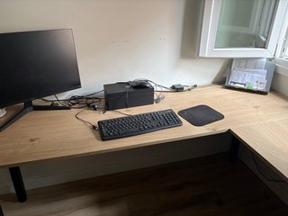 Mesa escritorio L con cajonera
