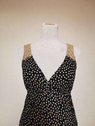 Abitino pois blu e beige con dettagli uncinetto