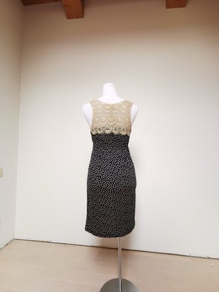Abitino pois blu e beige con dettagli uncinetto