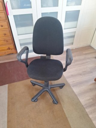 Silla de escritorio negra