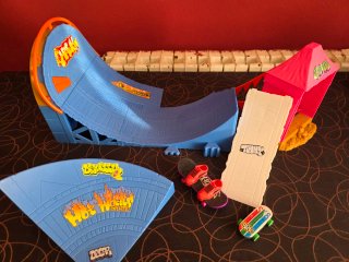 Lote 5 Juguetes Hot Wheels Skate, Skull Island