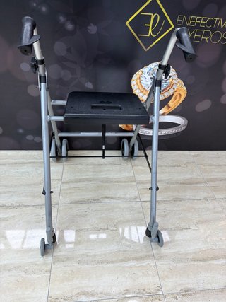 Andador Con asiento