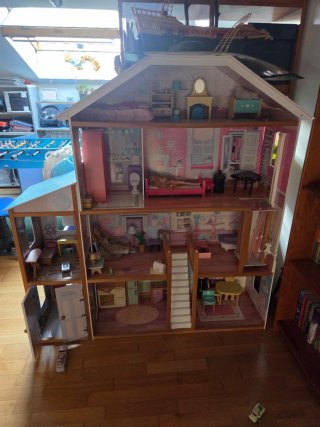 Casa de muñecas grande