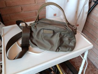 Bolso de mano o bandolera beige/verde oliva
