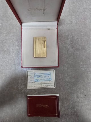 Mechero S.T. Dupont Paris Dorado