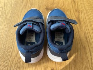 Zapatilla deportiva PUMA infantil talla 22