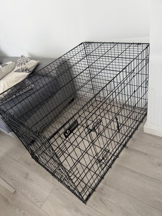 Jaula para perro con bandeja
