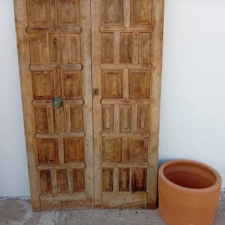 Puerta dos hojas cuarterones madera 217x110