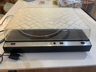 Tocadiscos Sansui