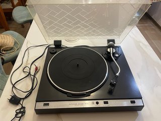 Tocadiscos Sansui