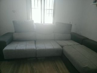 Sofá modular extensible gris y negro