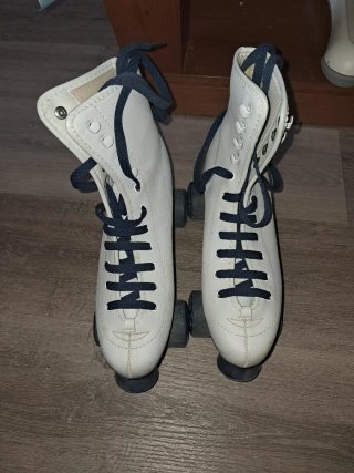 Patines de 4 ruedas blancos