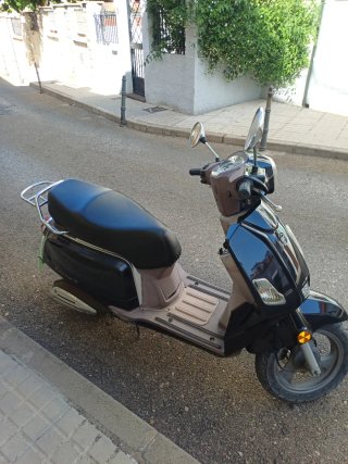 Ciclomotor Scooter Negro