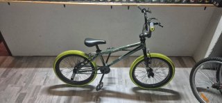 Bicicleta BMX verde