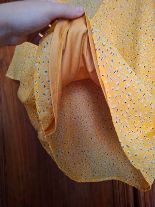 Camisa amarilla estampada