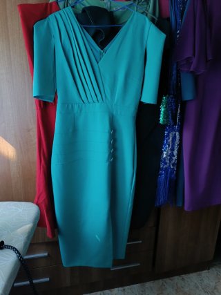 Vestidos de fiesta rojos y turquesa