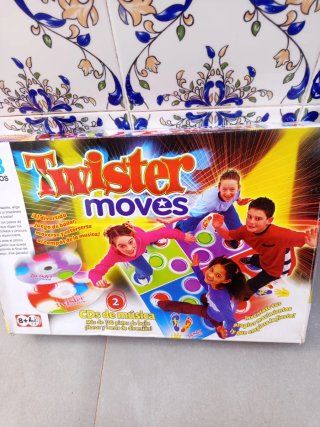 Twister Moves Juego de Baile con CDs