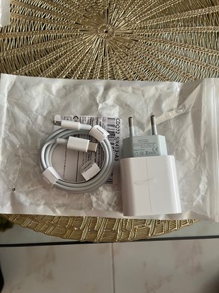 Cargador Apple iPhone 15-17 Blanco