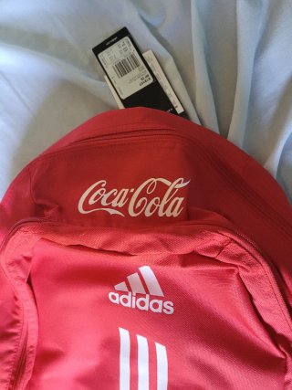 Mochila Adidas Roja y Negra coca cola