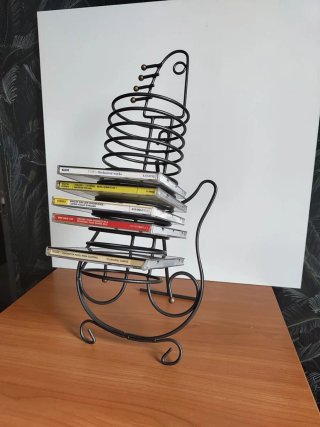 Supporto CD vintage in ferro battuto a forma di chitarra classica
