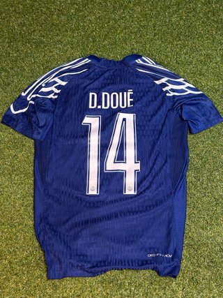 D. DOUÉ #14 Conjunto o camiseta psg como nueva