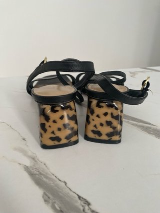 Sandalias Aldo tacón estampado leopardo