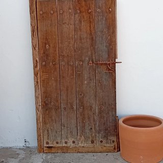 Puerta madera rústica con clavos 170x92cm