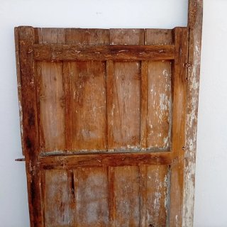 Puerta madera rústica con clavos 170x92cm