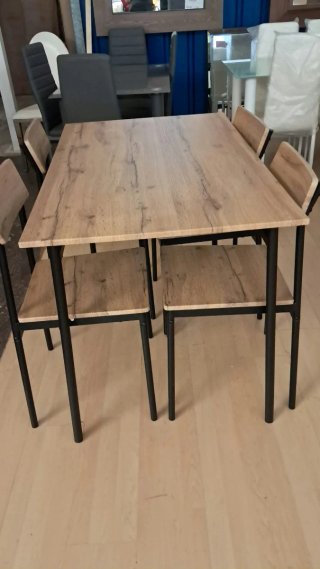 Conjunto mesa y sillas madera y metal