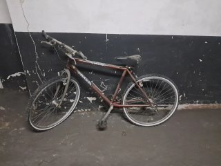 Bicicleta de montaña Concept Oxidada y sucia