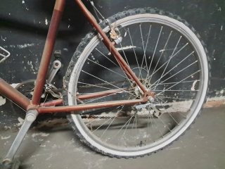 Bicicleta de montaña Concept Oxidada y sucia