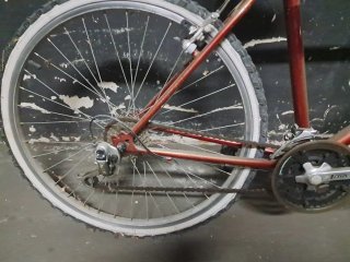 Bicicleta de montaña Concept Oxidada y sucia