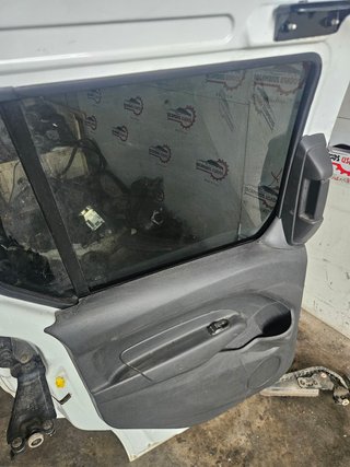 Puerta corredera izquierda Ford Tourneo Connect