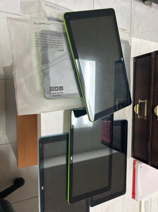 Tablet Woxter Negra y Verde