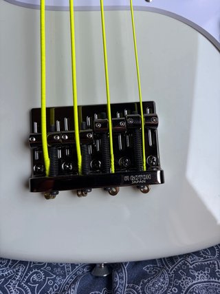 Squier Bronco Bass
