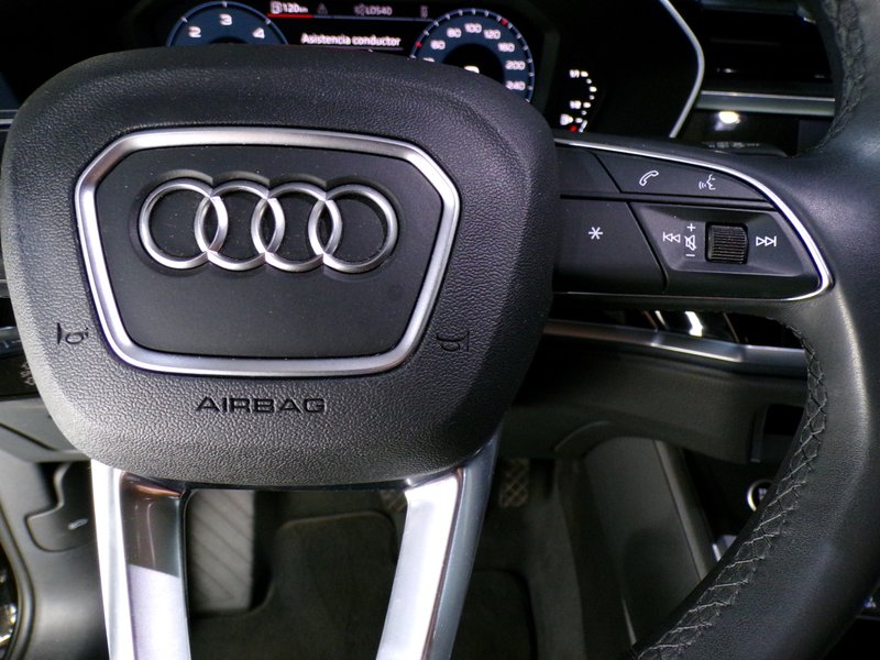 Audi Q3 2022, foto 28