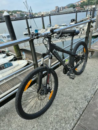 Bicicleta de montaña Mondraker Negra
