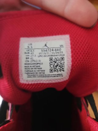 Nike Air Jordan 1 Mid Reverse Bred