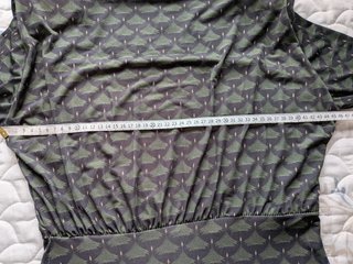 Vestido midi drapeado hombros