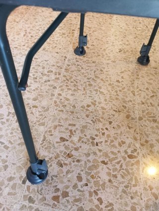 Mesa de camping ajustable en altura y pendiente
