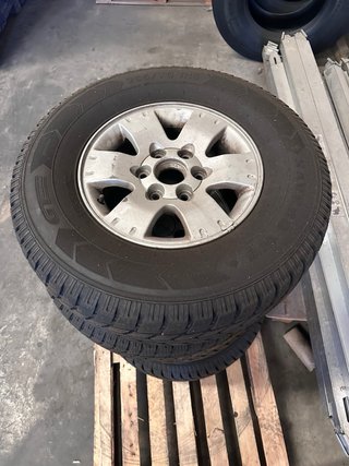 4 Llantas y Ruedas Mitsubishi Montero