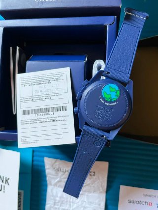 Omega x Swatch Mission to Earthphase  Gold Blu