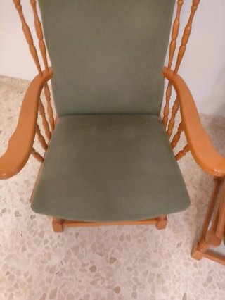 Butacas mecedoras de madera antiguas