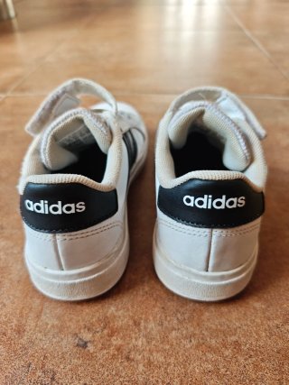 Zapatillas Adidas niño talla 31